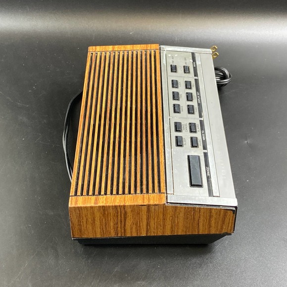 Vintage General Electric GE 7-4652A Walnut Grain Programmable Alarm Clock Radio - Picture 2 of 6